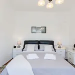 Lichtdurchflutete Mit Alpaka-ranch In Der Naehe, Privatpool, Grillbereich, Waschmaschine Nyaraló Drivenik