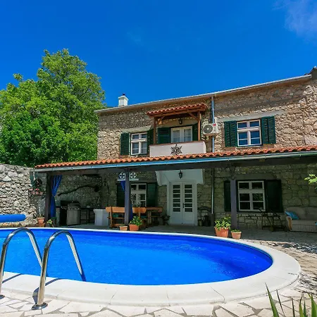 בית נופש Lichtdurchflutete Mit Alpaka-ranch In Der Naehe, Privatpool, Grillbereich, Waschmaschine Drivenik