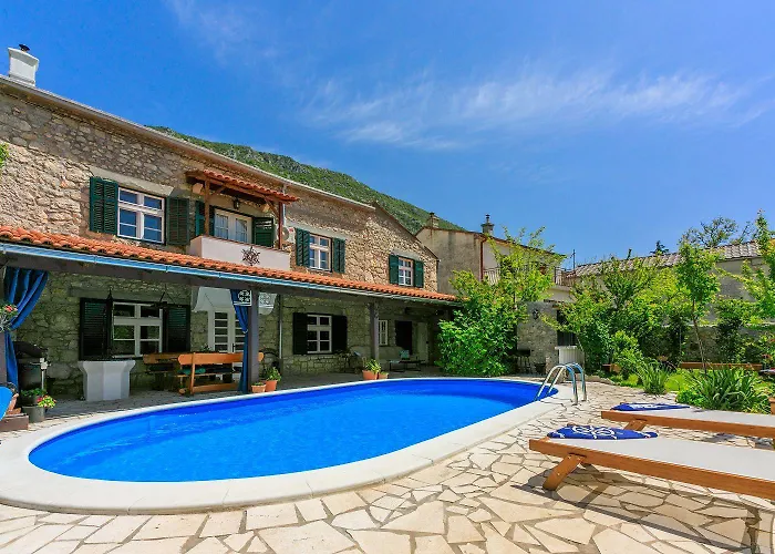 Lichtdurchflutete Mit Alpaka-ranch In Der Naehe, Privatpool, Grillbereich, Waschmaschine בית נופש *
