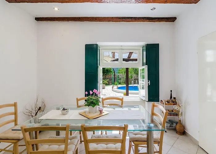 Lichtdurchflutete Mit Alpaka-ranch In Der Naehe, Privatpool, Grillbereich, Waschmaschine *