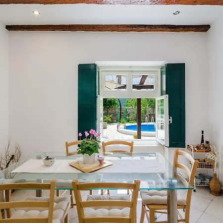 Lichtdurchflutete Mit Alpaka-ranch In Der Naehe, Privatpool, Grillbereich, Waschmaschine *