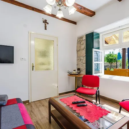 Lichtdurchflutete Mit Alpaka-ranch In Der Naehe, Privatpool, Grillbereich, Waschmaschine Dom wakacyjny